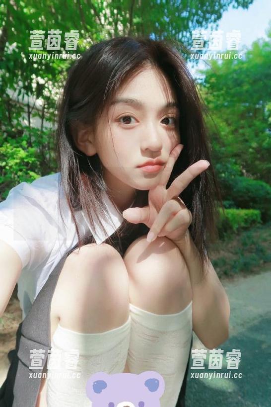 beautyleg-Cathy beautyleg - 精选图片:Cathy的水手服样式,古典与现代的完美融合,令人陶醉