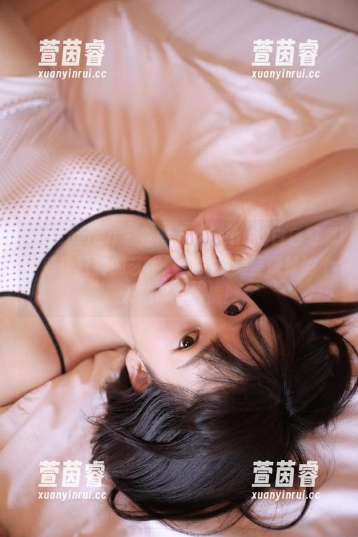 beautyleg-Lynn beautyleg - 立即下载Lynn的白色写真,感受独特的艺术魅力,完美呈现她的个人风格与气质!