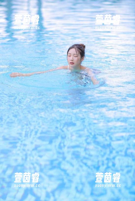 beautyleg - Morning的《纯白》图库精选：一场视觉盛宴，尽在这组唯美写真