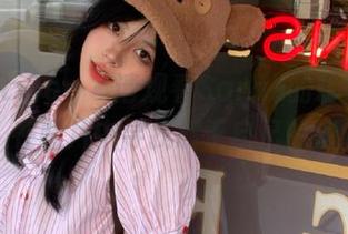 beautyleg – 请观看Sarah的粉色写真，在图片中寻找属于自己的浪漫