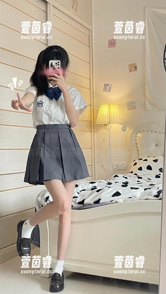 pans-小倩 pans - 独特定制小倩泳池图集:享受阳光与水花交织的完美时刻,捕捉动人画面