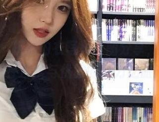 pans – 折折内衣写真套图分享，传递女性自信与优雅的魅力之旅