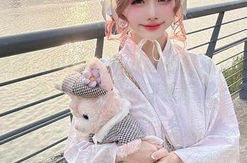 校服美丽：rinka冲田凛花高清作品集记录青春岁月的甜美瞬间