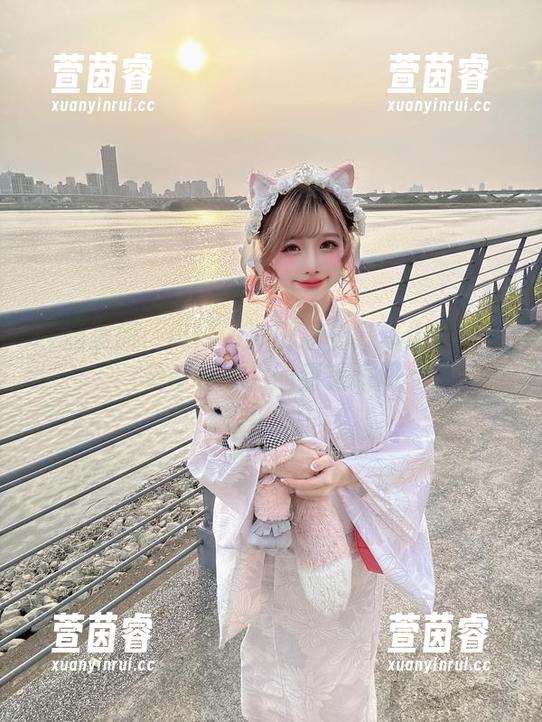 校服美丽：rinka冲田凛花高清作品集记录青春岁月的甜美瞬间