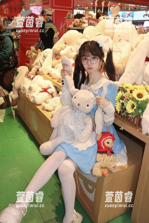 丽柜-兔子 丽柜 - 兔子专属私拍,金池荡尤莲作品细腻诠释自然与灵感
