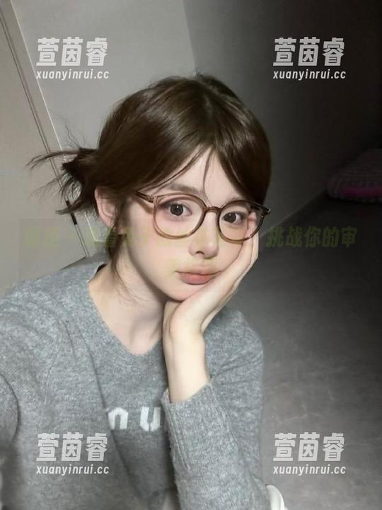 丽柜 - 观看兔子的丝袜写真，挑战你的审美极限