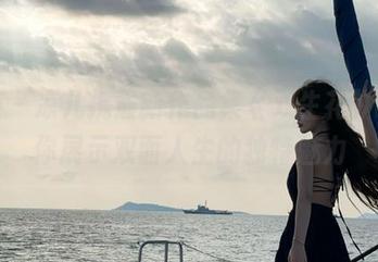 丽柜 – 凉儿携最新作品集《双生花》，为你展示双面人生的独特魅力