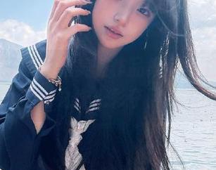 丽柜 – 子晴最新美腿作品集惊艳上线，更新之作光彩夺目！