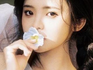 丽柜 – 揭开尔尔瑜伽的神秘面纱，下载她的图片，跟随优雅翩舞！