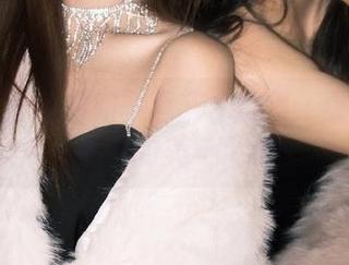 丽柜 – 左左姐姐写真艺术全集：展现她作品中的美与灵魂