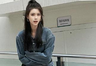 丽柜 – 免费体验甜甜浴室图集，捕捉她的温柔瞬间，让你爱不释手的视觉享受！