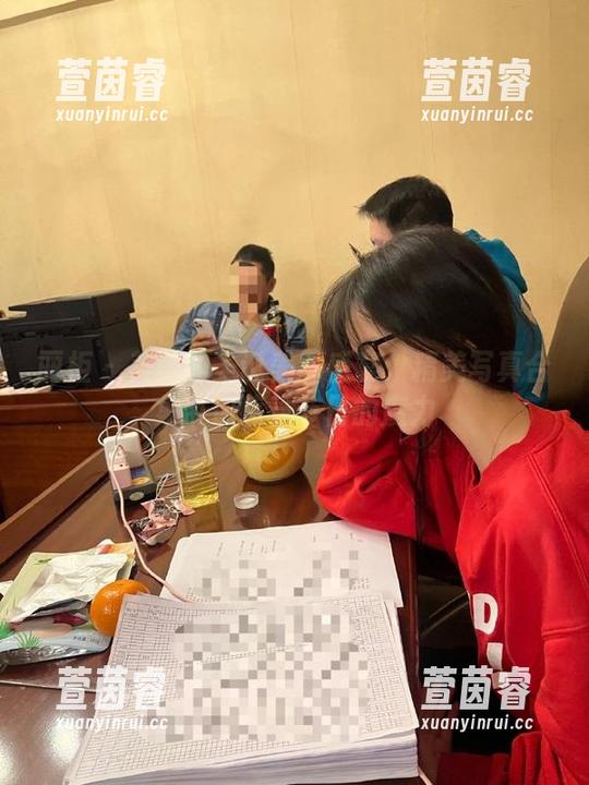 丽柜 - 美美的圣诞美图盛宴：精美写真合集带你感受节日的魔力