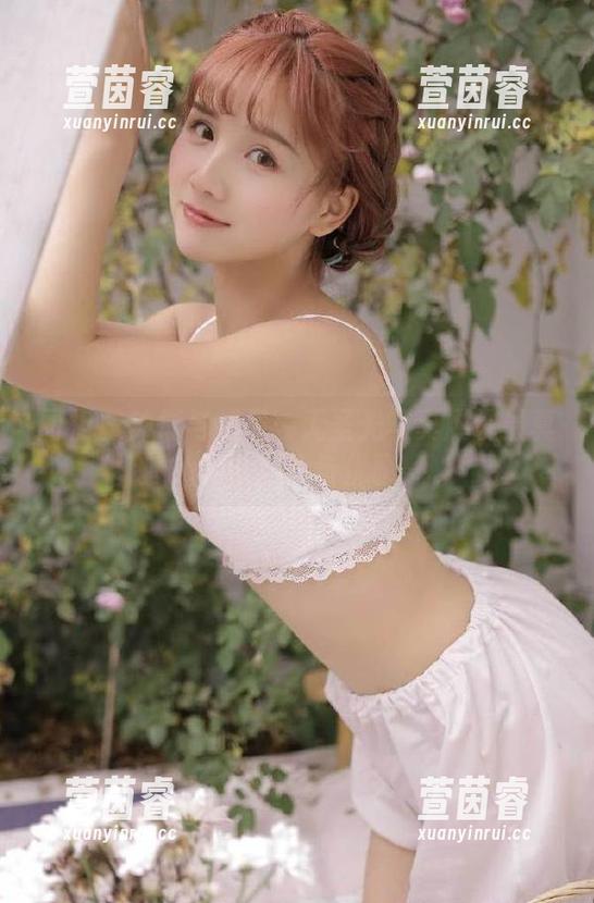 丽柜 - 钟情与温柔：无圣光写真展现最真实的内心与优雅