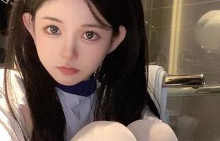 倦倦喵白睡衣瞎搞笑：这真的是cos，还是梦游中的美图？
