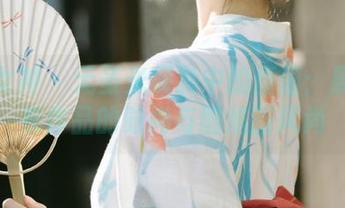 克拉女神 – 无圣光摄影中的僮僮：展现皮衣作品的时尚与酷炫新风尚