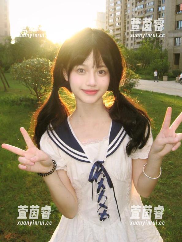 克拉女神-嘉萌 克拉女神 - 真实自然:嘉萌脱鞋量脚无圣光原图,展现她的生活美学