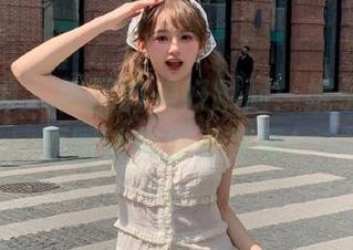 克拉女神 – 校园的美好瞬间：妮子的写真原图让你感受纯真！