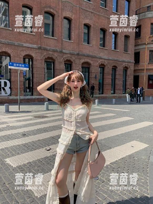 克拉女神 - 校园的美好瞬间：妮子的写真原图让你感受纯真！