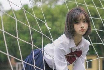 观看兔玩映画的制服裸腿女孩合集，沉浸在青春与美丽的海洋里吧！