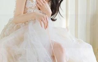 兔玩映画带你走进：绿T恤白鞋少女写真图集，感受青春的气息