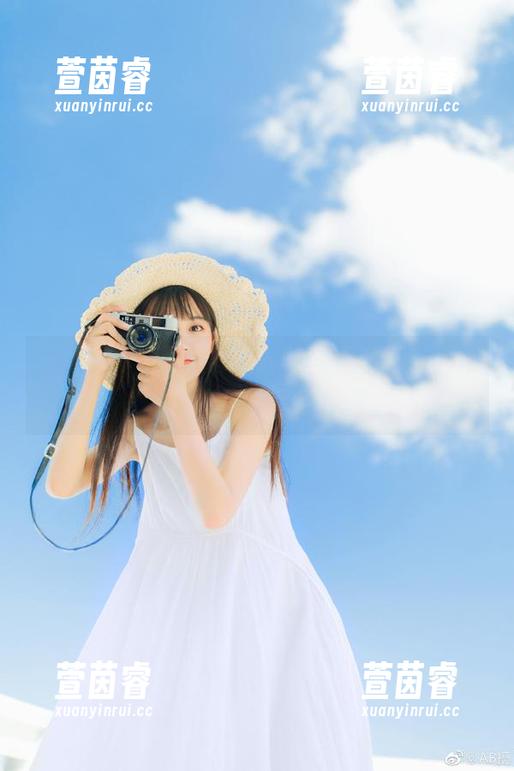 初夏女神 - 最新双双居家写真，描绘日常生活中的诗意与美丽