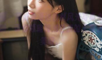 微密圈 – 周妍希海边自然风光写真合集全新更新，带你领略海浪轻拂的无限温暖与美好。