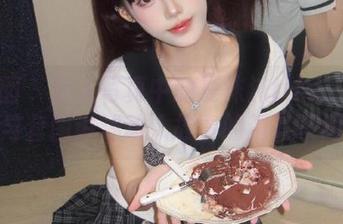 嗲囡囡 – 双人写真中的夏沫沫tifa：原图与套图讲述动人故事的精彩瞬间