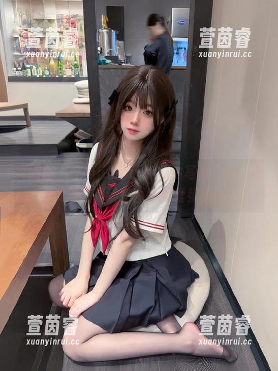 嗲囡囡-文芮jeninfer 嗲囡囡 - 文芮jeninfer奶牛写真大赏:让你沉浸在高清美图的可爱氛围中!