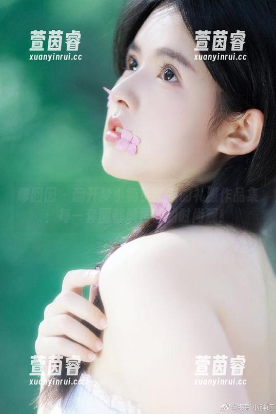 嗲囡囡-梦小楠小夜猫 嗲囡囡 - 翻开梦小楠小夜猫的礼服作品集:每一套图都颠覆你的时尚观!