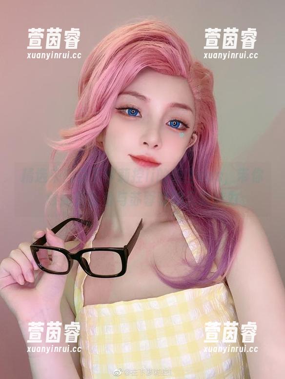 精选来自在下萝莉控ii的绝世cos，带你领略楚留香与苏蓉蓉的无限魅力