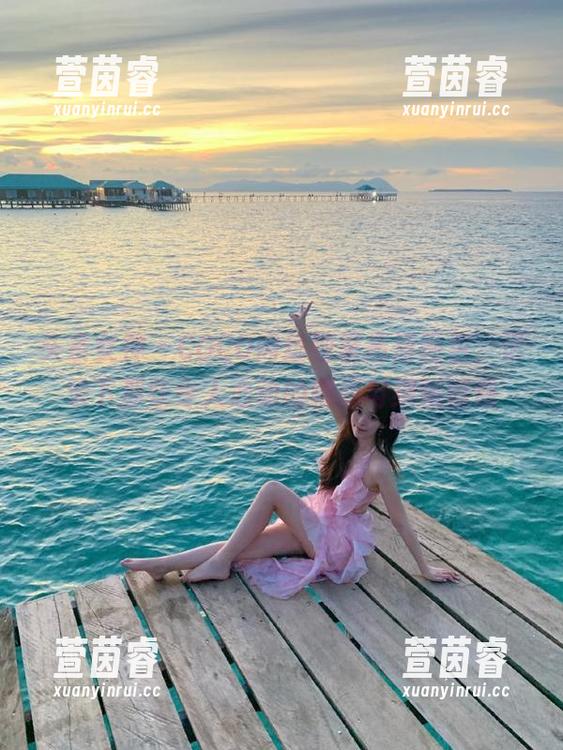 头条女神 - COCO肉丝独家高清图包，记录下那些令人心动的瞬间与细腻情感