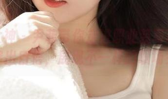 头条女神 – 尹菲带你走进职业装写真精选：穿出自信，展现不一样的职场女人