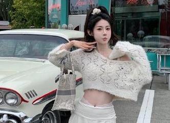 头条女神 – 免费获取幻雪儿的镂空写真，感受她不一样的艺术风格