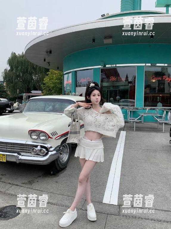 头条女神 - 免费获取幻雪儿的镂空写真，感受她不一样的艺术风格