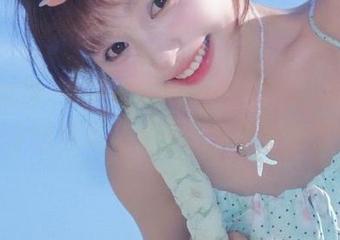 头条女神 – 杨漫妮baby的秘密写真盛宴，个性壁纸装点你的生活小角落！