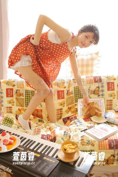 头条女神-火儿 头条女神 - 火儿浴室写真最新合集,带你走进她的艺术世界,发现无限可能!