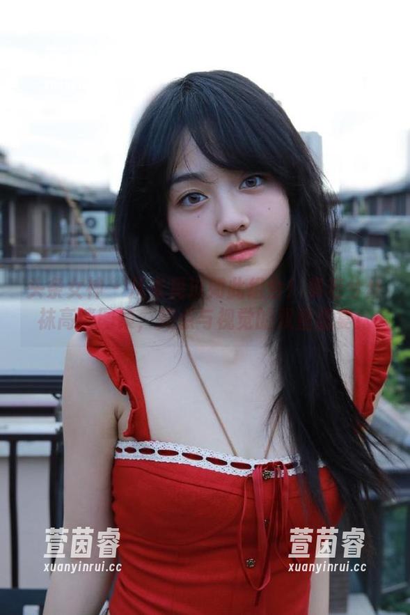 头条女神-秦若兮 头条女神 - 从未见过如此组合!秦若兮丝袜高清图集,笑点与视觉的双重盛宴!