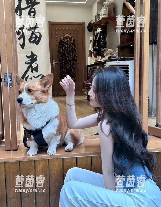 头条女神 - 尽情欣赏罗蔓蒂私拍美足资源，感受她的生活艺术与魅力