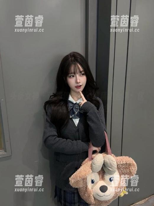 头条女神 - 语溪连衣裙美图精选合集：优雅与魅力的完美融合