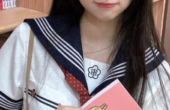 头条女神 – 感受生活的轻快：郭忆然女友高清写真中的温暖与真实