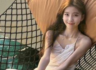 欣赏奈汐酱Nice最新浴室写真集，捕捉她最真实动人的瞬间