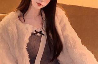 微密圈 – 甜美粉色私拍写真，奶宝妹纸倾情演绎青春的无尽可能