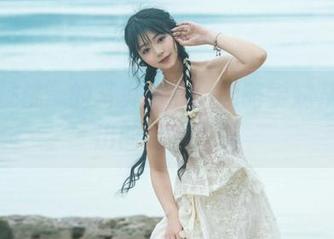 “奶桃桃”的写真作品：领略学妹从未露出的别样风情
