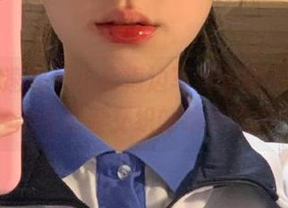 学妹加速跑 – 小云海边写真套图，展现海浪与青春交织的绝妙瞬间