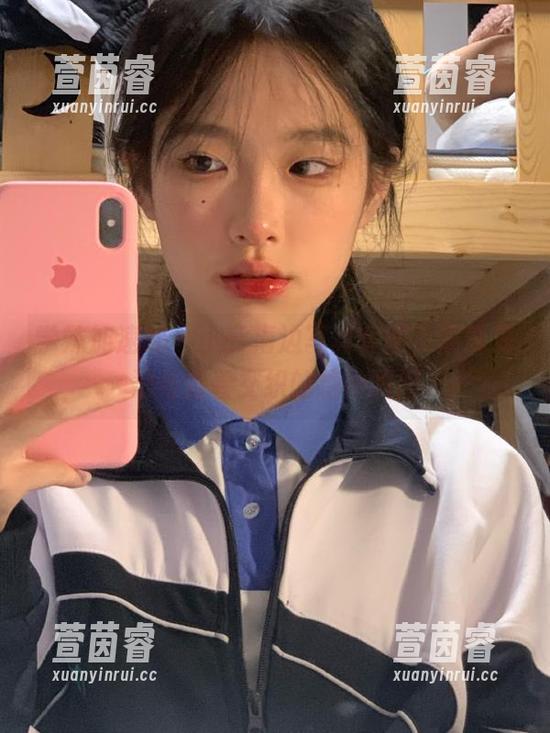 学妹加速跑-小云 学妹加速跑 - 小云海边写真套图,展现海浪与青春交织的绝妙瞬间