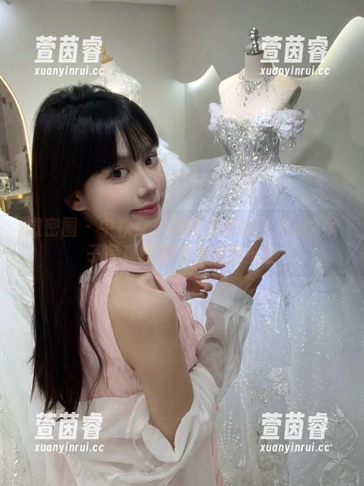 微密圈 - 中秋女仆的奇幻旅程：小u优优子写真图册带来视觉盛宴