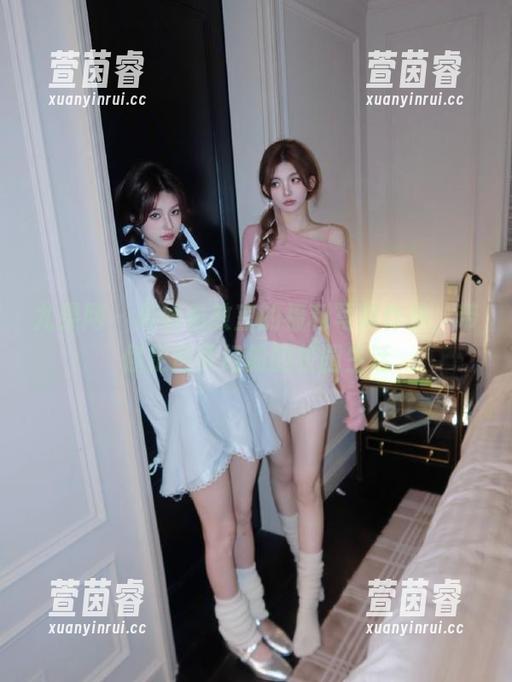 尤果网-周妍希 尤果网 - 周妍希教室的福利写真作品,带你走进梦幻般的校园生活
