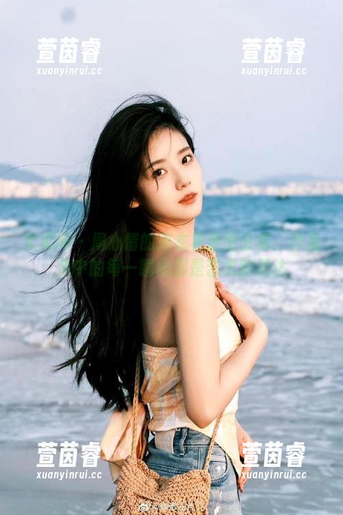 尤果网-周心情 尤果网 - 周心情的连衣裙原图分享:作品集中的每一瞬间都是艺术的表达