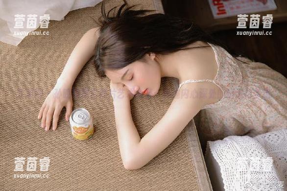 尤果网-孙晚桐 尤果网 - 孙晚桐黑白照片艺术合集:传递内心深处的情感与梦境