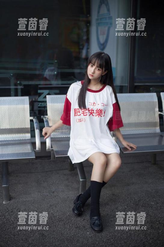 尤果网-小琪 尤果网 - 细腻小琪白裙写真原图,展现她无与伦比的青春气息